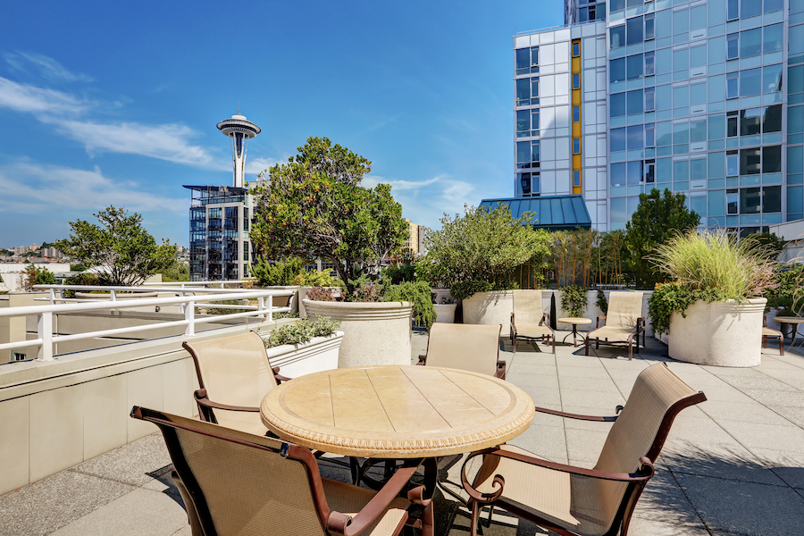 MAKE THE MOST OF NYC’S WARM WEATHER WITH AN OUTDOOR AV SYSTEM